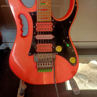 Ibanez JEM777-SK Steve Vai Signature with Edge Tremolo 1987 - 1989 - Shocking Pink image 13