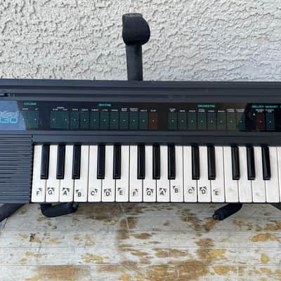 Vintage Yamaha PSS-130 Synthesizer 1987 - Black