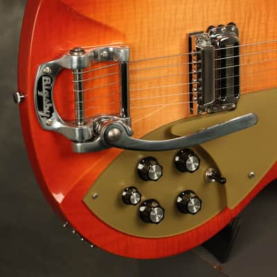 1997 Rickenbacker 330 mod w/Bigsby/Gold Guards/Vintage pickups + Autumnglo refin image 12