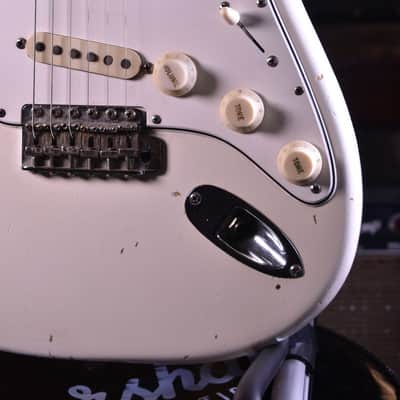 Fender stratocaster 1966 olympic white old refin image 15