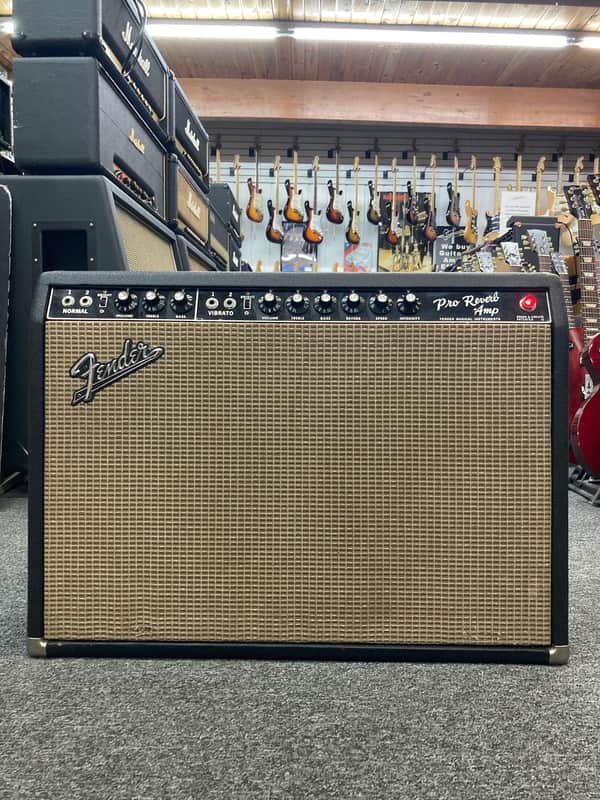 Fender Pro Reverb 2-Channel 40-Watt 2x12" Guitar Combo 1965 - 1967 - Black Panel image 1