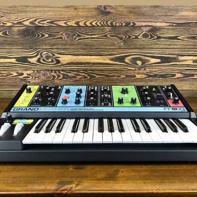 Moog Grandmother Dark 32-Key Semi-Modular Analog Synthesizer 2020 - Present - Black / Black Panel image 3