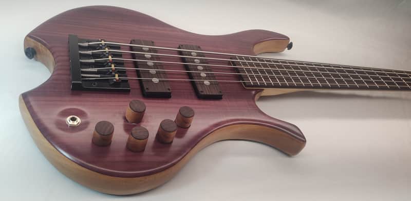 SAINT GERMAIN GUITARS 32" SCALE 5 STRING BASS 2026