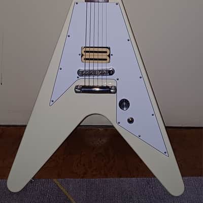 Gibson Flying V 2018 - White (Aged Cherry) image 2
