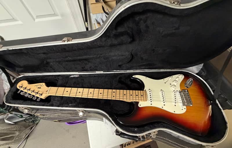 Fender American Series VG Stratocaster with Rosewood Fretboard 2007 - 2009 - 3-Color Sunburst image 1