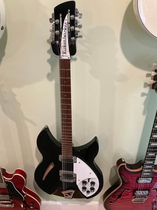 Rickenbacker 330/12