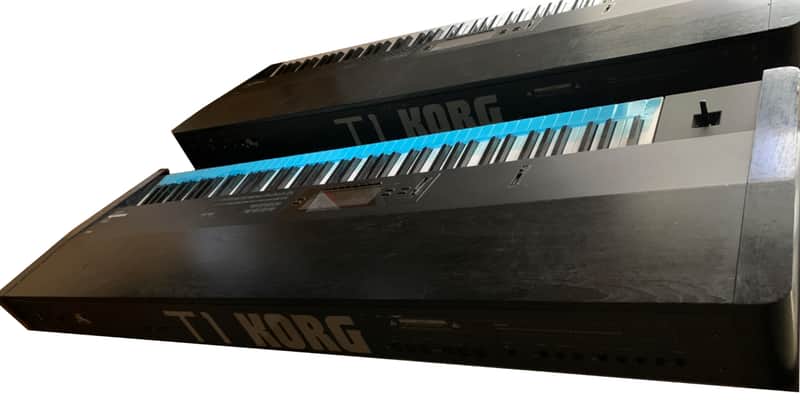 Korg T1 . 88-Key Workstation Keyboard with Aftertouch 1989 - Black/Grey image 1