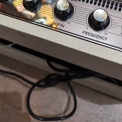 Gibson Falcon 5 1x10" Guitar Combo - Cream Bronco Vinyl with Oxblood Grille image 5