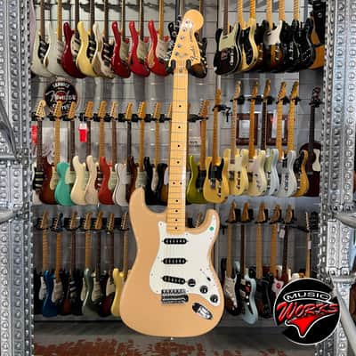Fender International Color Series Stratocaster Ltd Sahara Taupe image 2