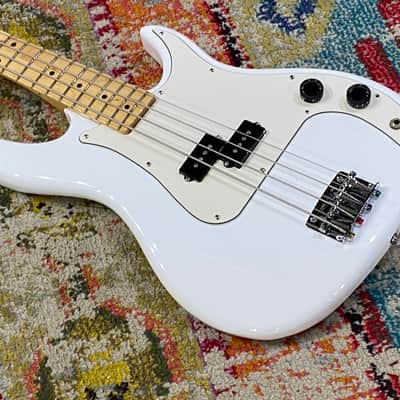 1989 Peavey Fury 4-String Bass - Made in USA P-Bass Style in Artic White with Hardshell Case image 5