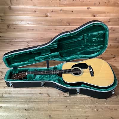 Martin D-28 Acoustic Guitar - Natural image 7