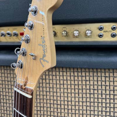 Fender American Professional Stratocaster with Rosewood Fretboard 2017 - Black image 2