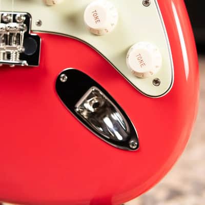 Fender American Professional Classic Stratocaster Electric Guitar - Faded Dakota Red with Gig Bag image 11