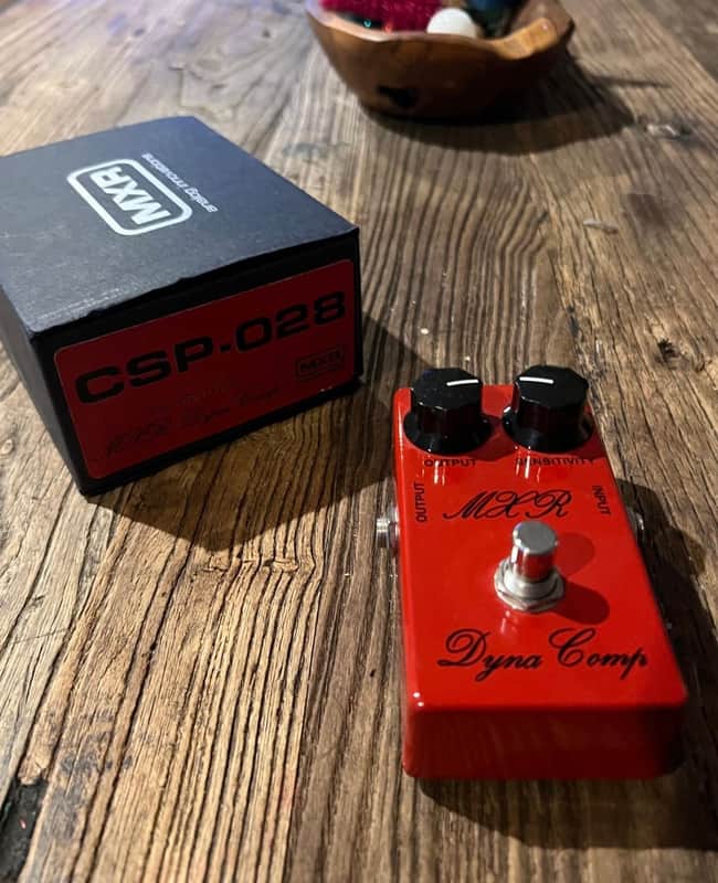 MXR CSP028 '76 Vintage Script Dyna Comp 2010s - Red image 1