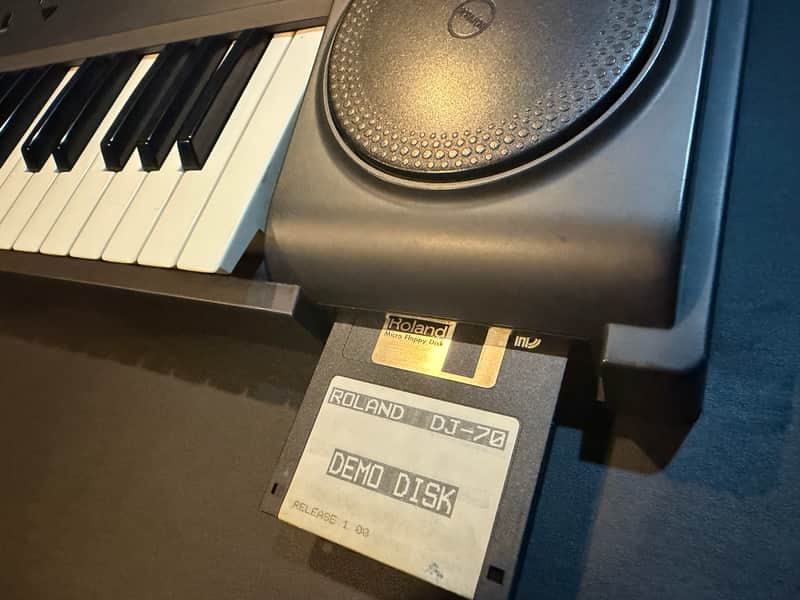 Roland DJ-70 Sampling Synthezier 1992 - 1996 - Black image 1