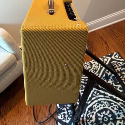 Fender Blues Junior Lacquered Tweed 15-Watt 1x12" Guitar Combo 2016 - Present - Lacquered Tweed image 12