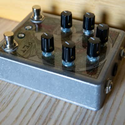 FuzzHugger Scalable Pet dual gain boost, clean-to-fuzz 2025 - Deluxe Clear image 4