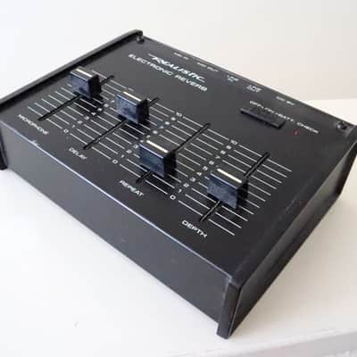 Realistic 32-1110 Desktop Electronic Reverb / Delay 1982 - 1989 - Black image 2