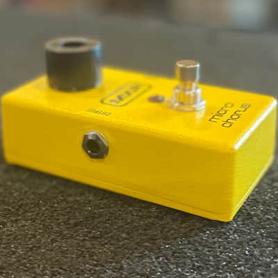 MXR M148 Micro Chorus Yellow Modulation Effect Pedal for Electric Guitar image 18
