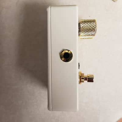 MXR RR104C Randy Rhoads Signature Special Edition Distortion + 2025 - Present - Cream image 4