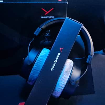 Beyerdynamic DT 700 PRO X Closed Back Headphones - 48 Ohms 2021 - Present - Black image 3