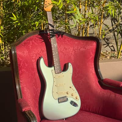 Fender American Vintage '62 Stratocaster 1989 - 1996 Ocean Turquoise image 2