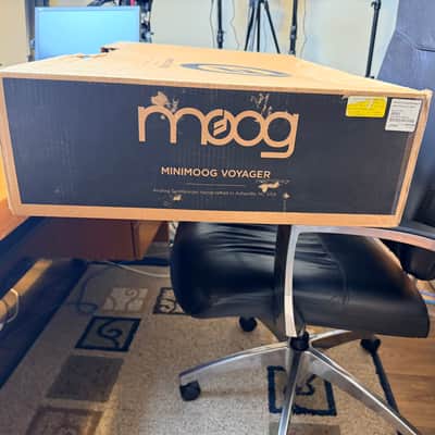 Moog Minimoog Voyager 2015 - Lunar White image 9