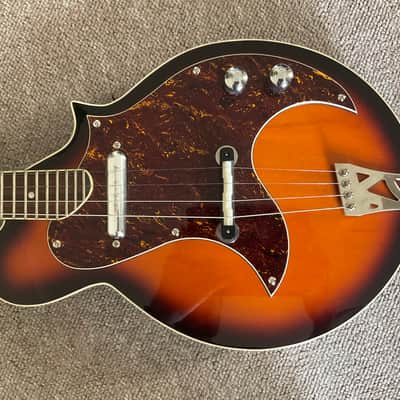 Kentucky KM-300E 4-String Electric Mandolin 2010s Traditional Sunburst mandocaster image 13