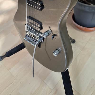 Dean Avalanche Ultra 7 String Silver Sparkle Gold Flake Seven String 24 Fret 25.5" Scale Floyd Rose HH Super Strat Electric Guitar MIK Korea Korean with hard case image 15