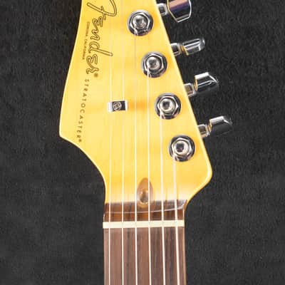 Fender American Professional II Stratocaster Left-Hand 3-Color Sunburst Rosewood Fingerboard image 3