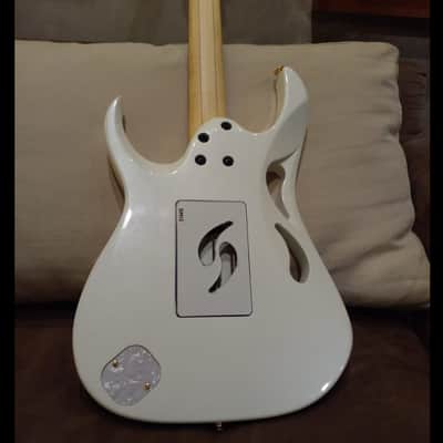 Ibanez PIA3761 Steve Vai Signature 2020 - 2021 - Stallion White image 3