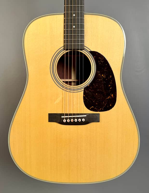 Martin D-28 Standard - Natural image 1