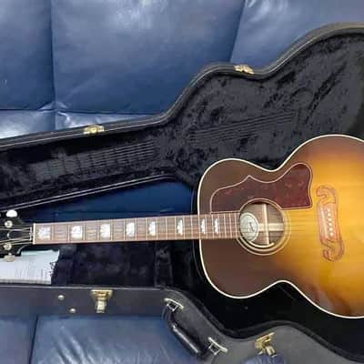 Gibson SJ200 Studio Natural image 1