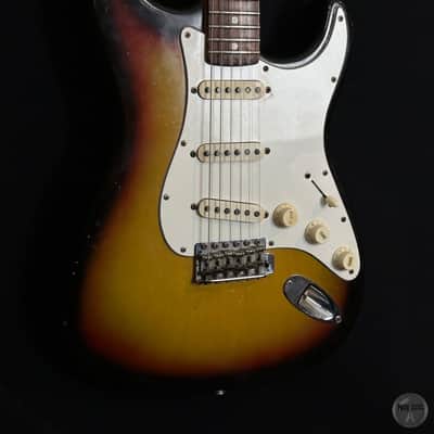 Fender Stratocaster from 1965 in sunburst finish image 5