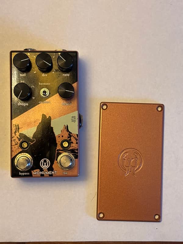 Walrus Audio monument v2