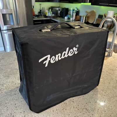 Fender Blues Junior 15-Watt 1x12" Guitar Combo image 5
