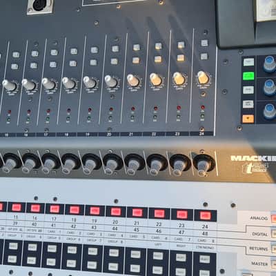 Mackie TT24 24-Channel Digital Mixing Console In F/case image 11
