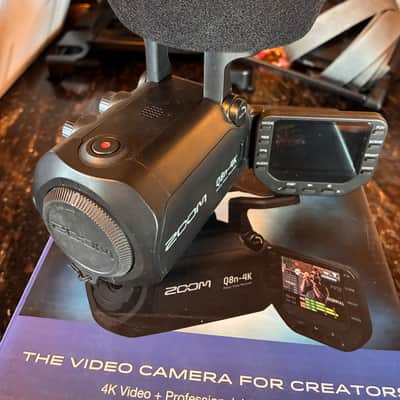 Zoom Q8n-4K UHD Handy Video Recorder 2022 - Present - Black image 2