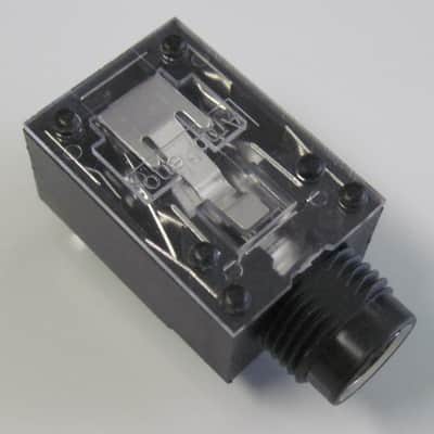 Fender 6.5mm Low Profile Stereo Amp Jack 0059922049 image 2