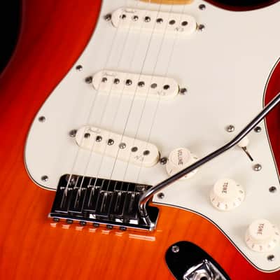 Fender USA American Deluxe Stratocaster N3 Ash Aged Cherry Burst Maple Fingerboard [SN US12078684] [12/07] image 6