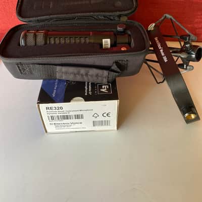 Electro-Voice RE320 with shock mount image 1