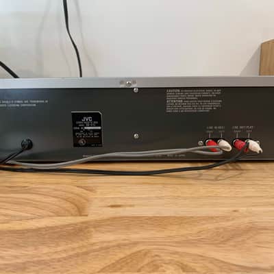 JVC KD-V11 1982-86 - Silver image 2
