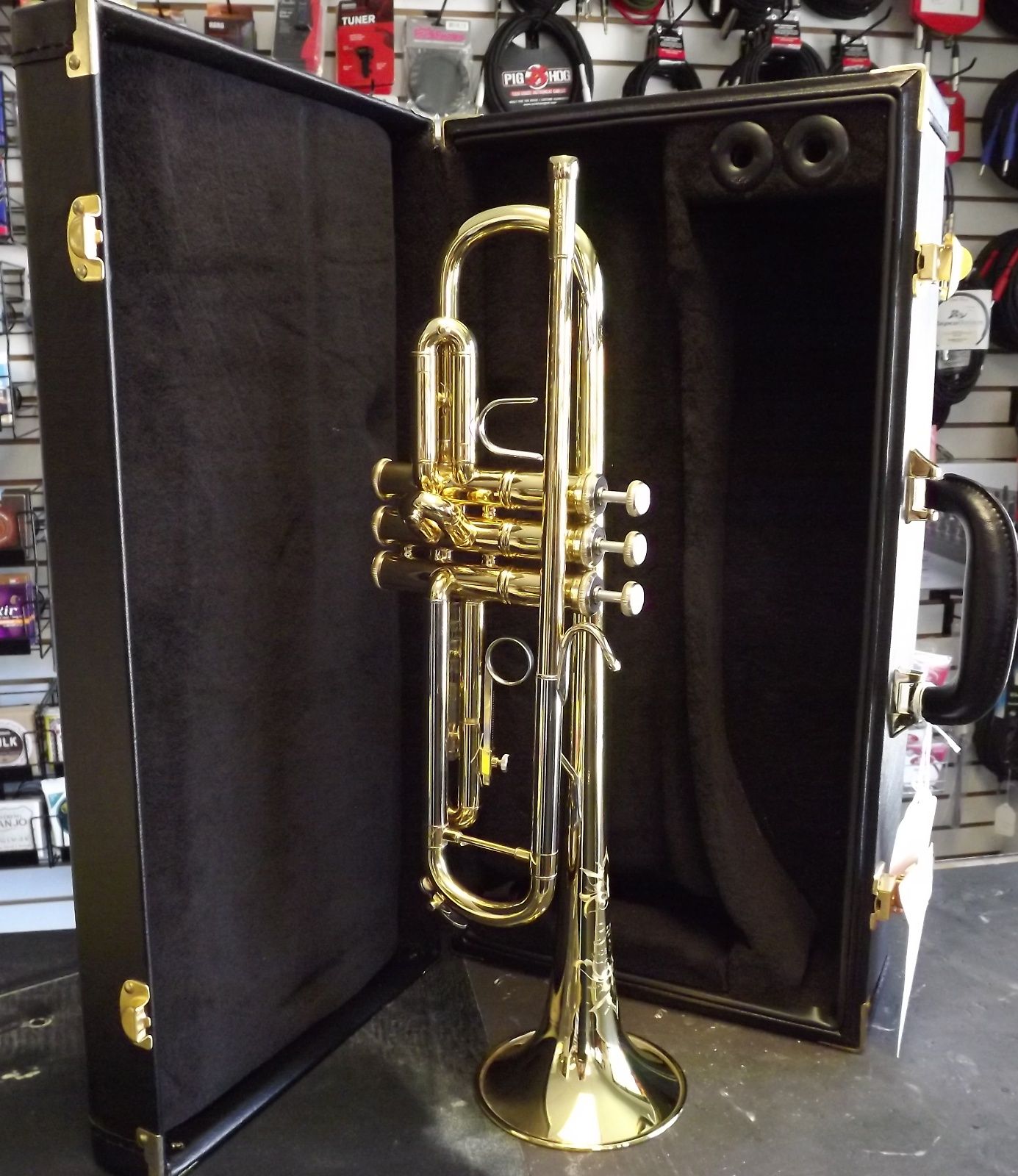 Bach TR200 Step-Up Bb Trumpet | Reverb
