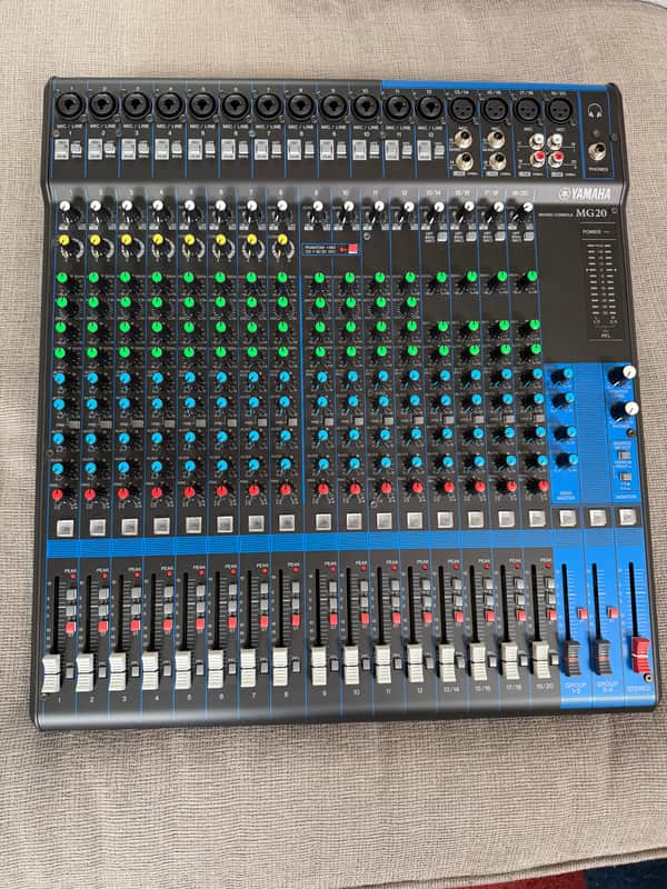 Yamaha MG20 20 Channel Analog Mixer 2014 - Present - Black image 1
