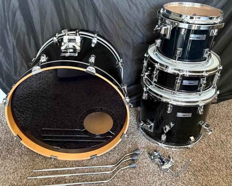 Taye Studio Maple 4-piece kit - 20, 10, 15 with matching 5 by 14" snare 2000's - Piano Black Lacquer