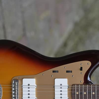 Fender Limited Edition Vintera II Road Worn 50s Jazzmaster- 3-Color Sunburst(4) image 5