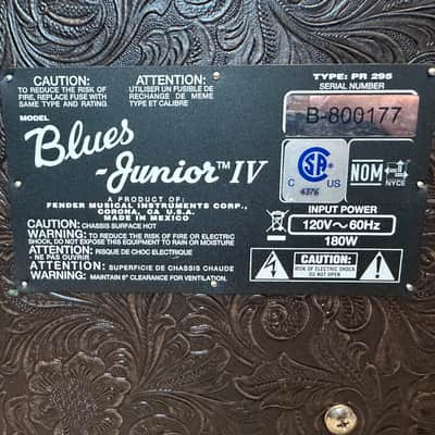 Fender Blues Junior IV FSR Limited Edition 15-Watt 1x12" Guitar Combo image 4