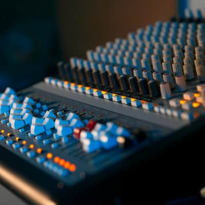 Korg MW1608 SoundLink 16-Channel 8-Bus Mixer. Mint! image 4