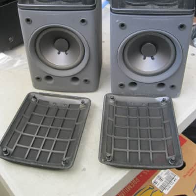 Pair of Optimus Pro LX5 Speakers With Linaeum Tweeters - Great Sound image 1