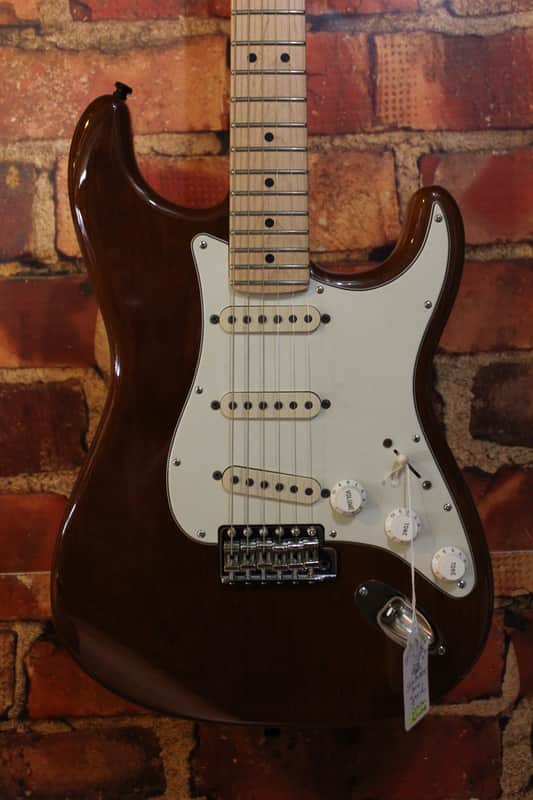 2018 Fender American Special Stratocaster – Walnut